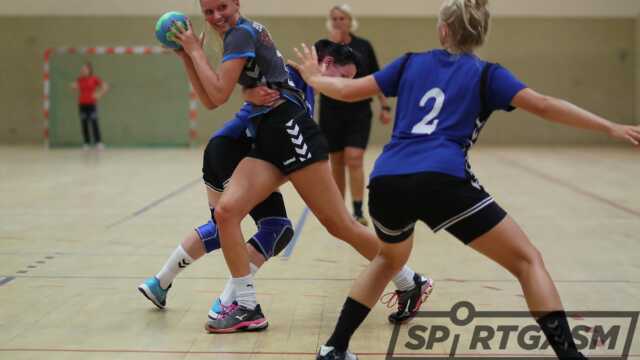 ETB-Neuzugang Marieke Schouten (graues Trikot)  konnte im ersten Spiel bereits gute Aktionen zeigen.