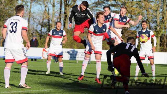 Hasan Gündogar (schwarzer Dress) stellte die FCN-Abwehr vor einige Probleme.