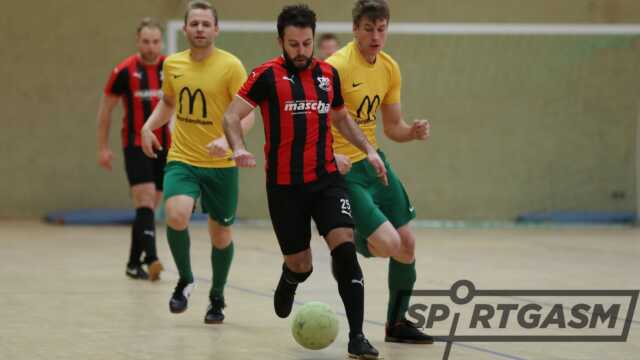 David Skibba (am Ball) wurde zum besten Spieler des Turniers gewählt.