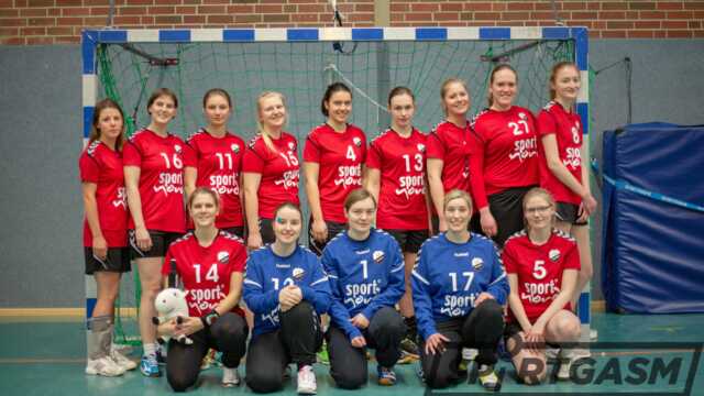 Die Handball-Frauen des SV Brake haben in Zusammenarbeit mit Sport Nord neue Trikots erhalten.