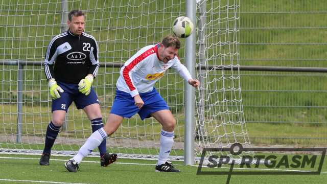 Ein zu kurzer Rückpass von Julian Lachnitt auf Rene Albers leitete den Elfmeter für Gödens ein.