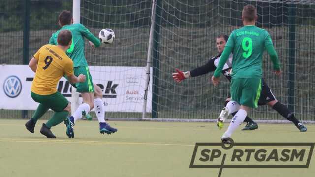 In dieser Szene markiert Matthias Dencker das frühe 1:0.