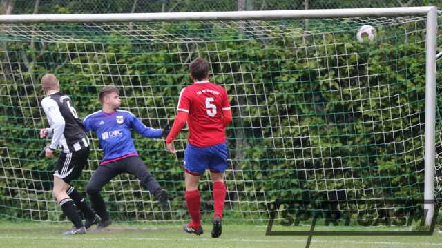 Das vermeintliche 1:0 für den ESV Nordenham. Doch Jan Cordes soll im Abseits gestanden haben.